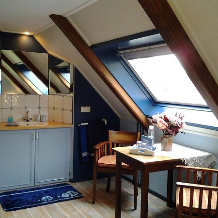 Bed & Breakfast “ Gastvrij Onthaal “ Een-West Zewnętrze zdjęcie